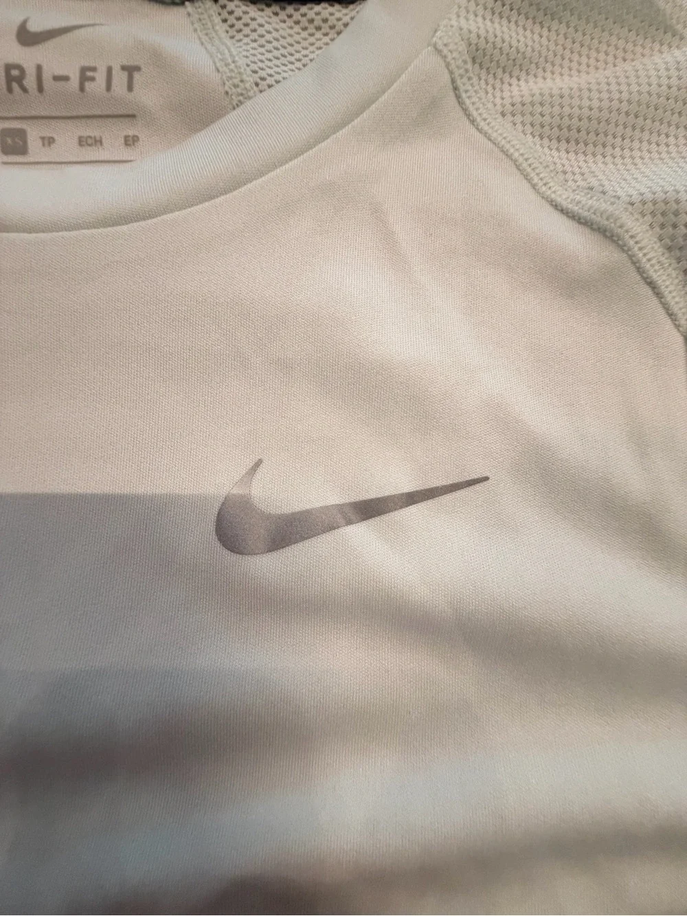 Nike Dri-FIT Running Shirt Women’s XS Light Mint Mesh Short Sleeve Athletic Top